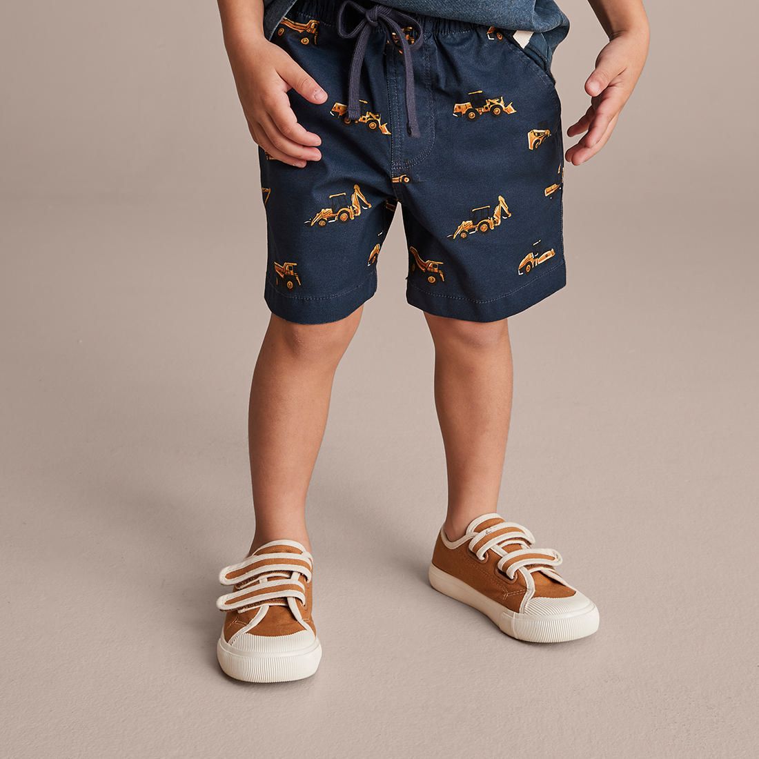 navy print shorts