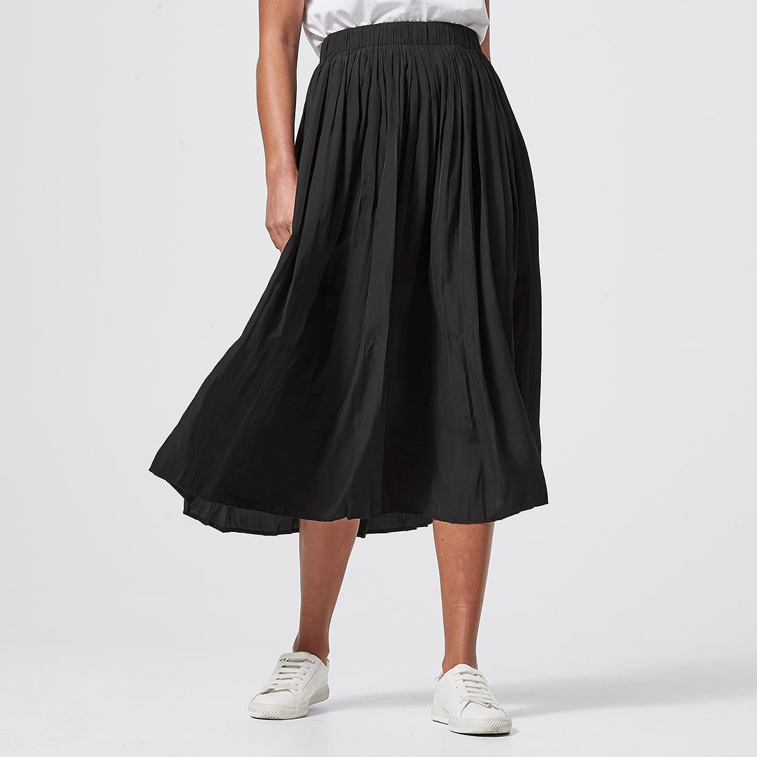 khaki skirt black tights
