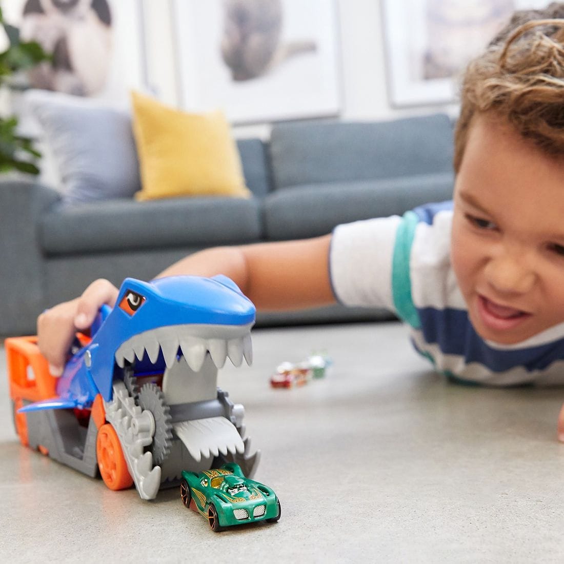 shark chomp transporter