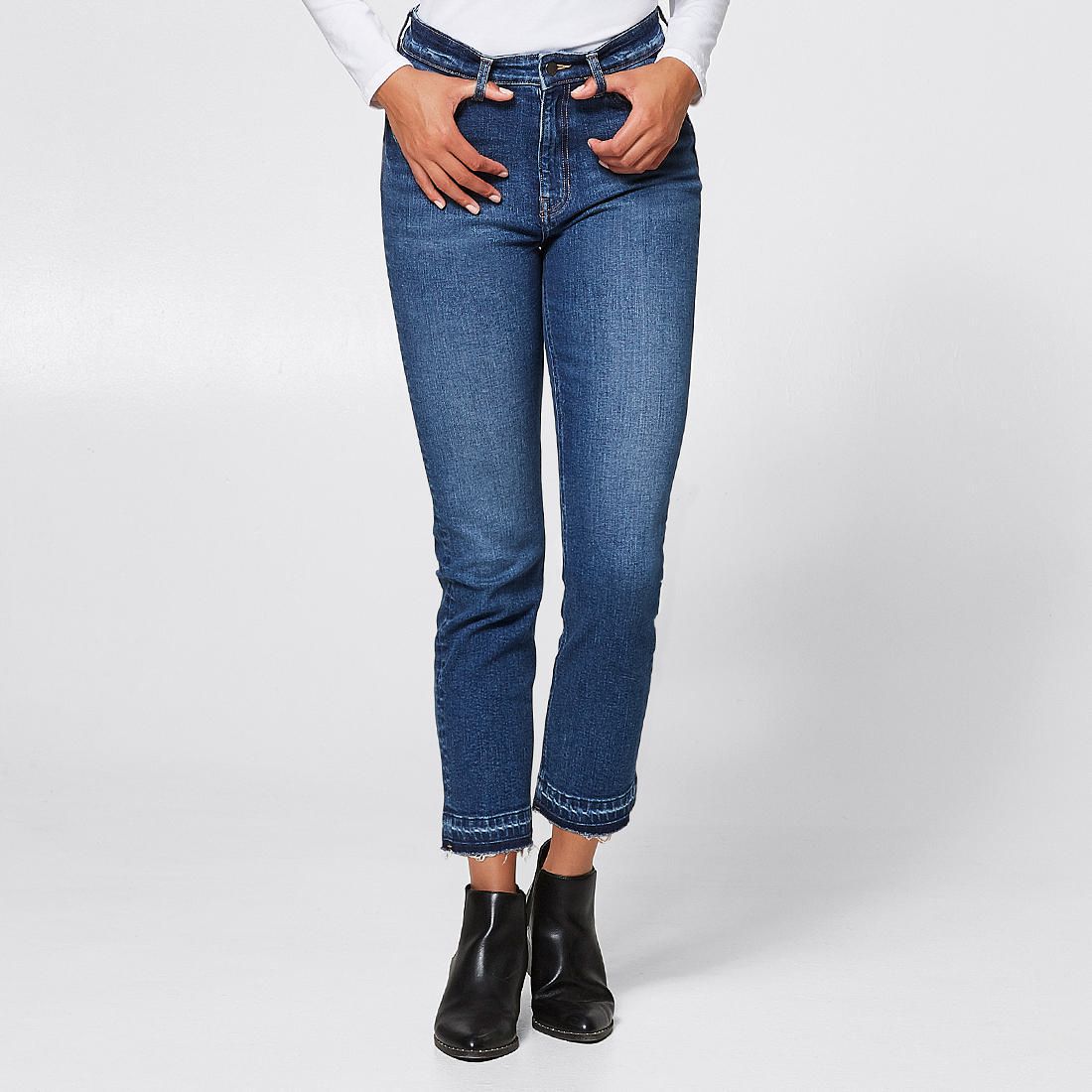 DENIM Alexa Straight Crop Jeans 