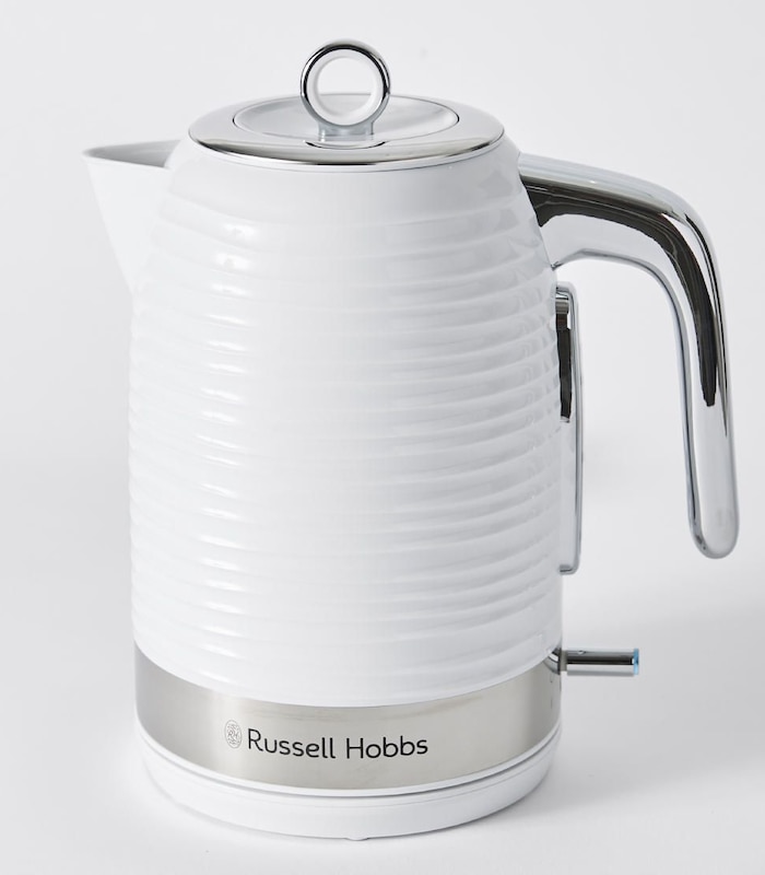 Russell Hobbs 220 Volts Kettle Red 24362 220v 240 Volt 50 Hz vlr.eng.br