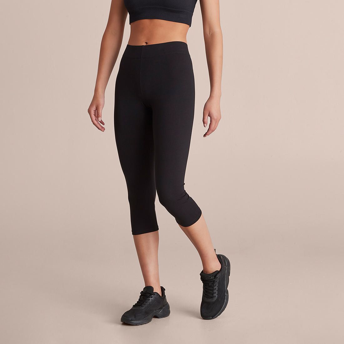 black ankle length leggings