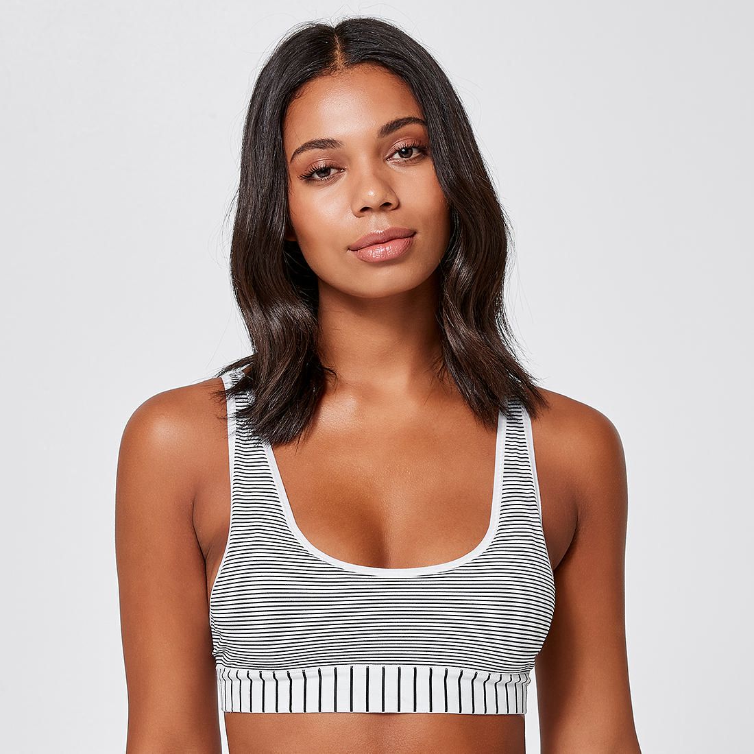 black crop bra