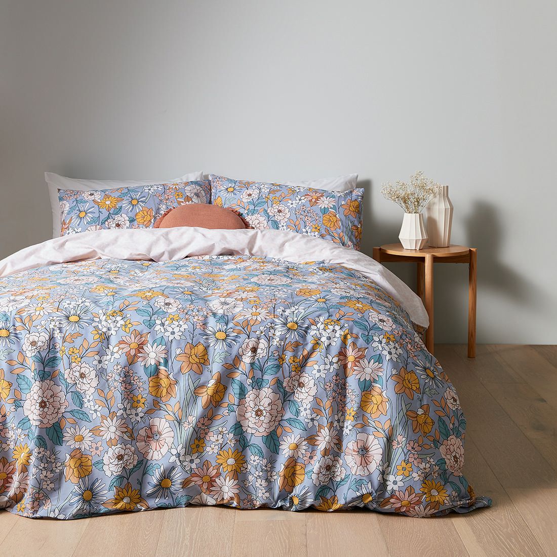 target queen quilt covers