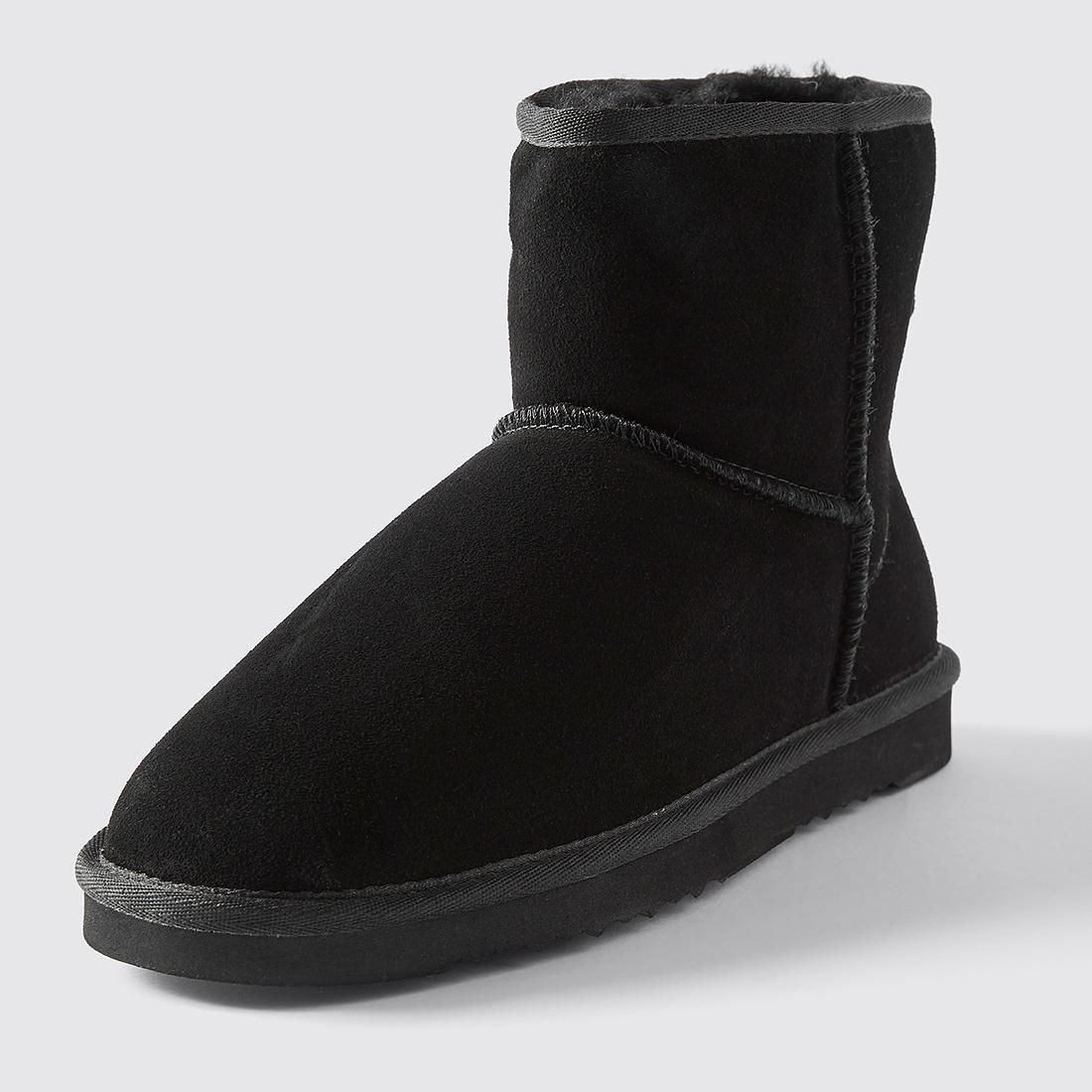 all black ugg boots