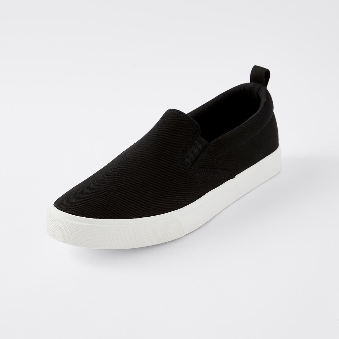 nike md runner 2 black women's