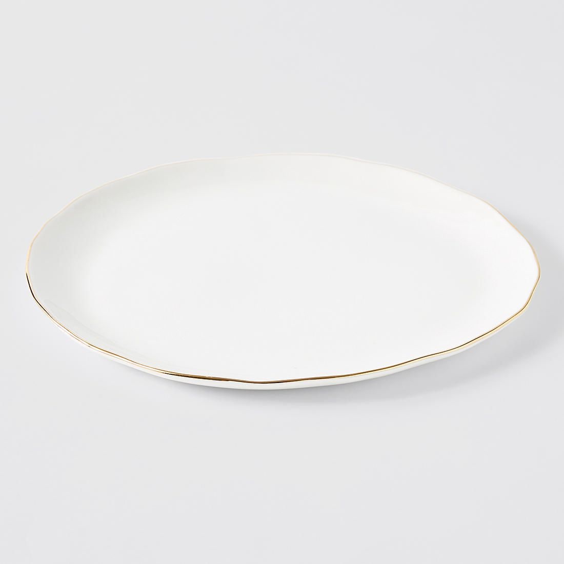 dinner plates with gold trim