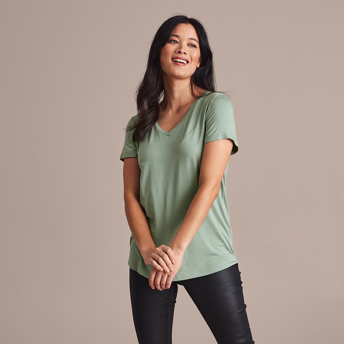 Modal/Elastane V-Neck T-Shirt - Chinois 
