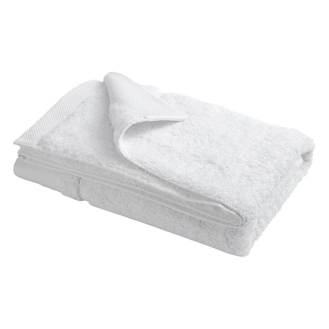 white cotton bath towels