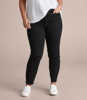 Curve Slim Straight Regular Length Denim Jeams