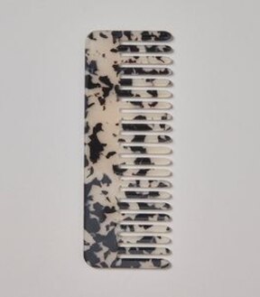 Wide-Tooth Comb