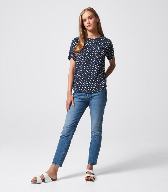 Mary Curved Hem Top