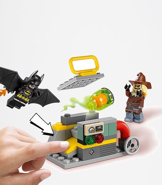 The LEGO&reg; Batman Movie Scarecrow&trade; Fearful Face-Off 70913