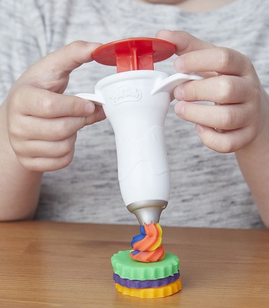 Play-Doh Rainbow Cake Party Playset