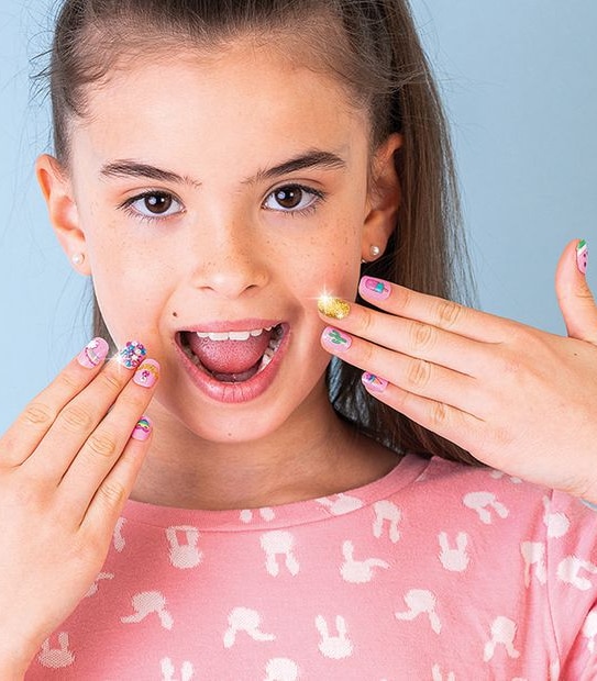 Curious Craft - Crystal Creations Dazzling Nail Art
