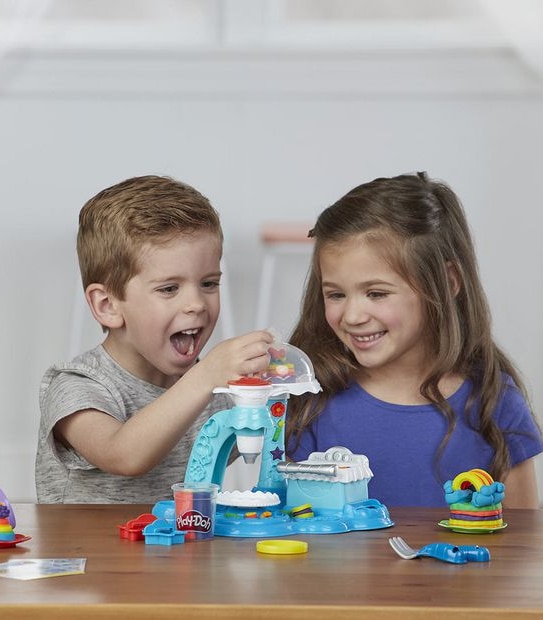 Play-Doh Rainbow Cake Party Playset