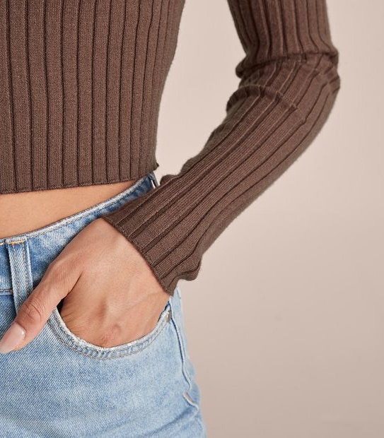 Lily Loves Cropped Rib Knit Skivvy