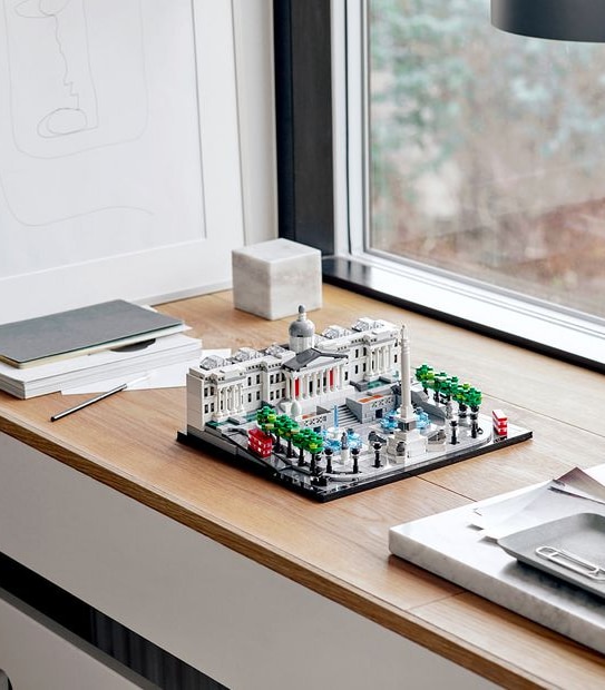 LEGO&reg; Architecture Trafalgar Square 21045