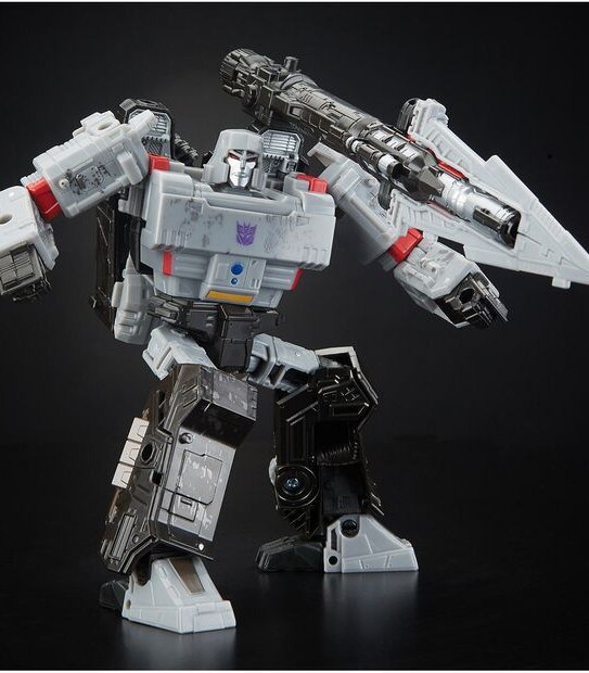 Transformers Generations War For Cybertron: Siege Voyager Action Figure Assorted