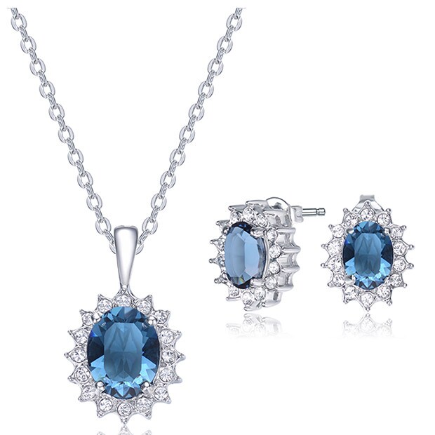 Mestigé Pendant & Earring Set With Swarovski® Crystals - Silver Mestigé Pendant & Earring Set With Swarovski® Crystals - Silver