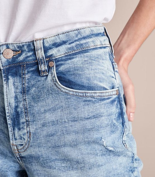 Tash Mid Rise Ankle Length Girlfriend Jeans