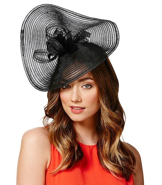 Chrissy Crin Plate Fascinator