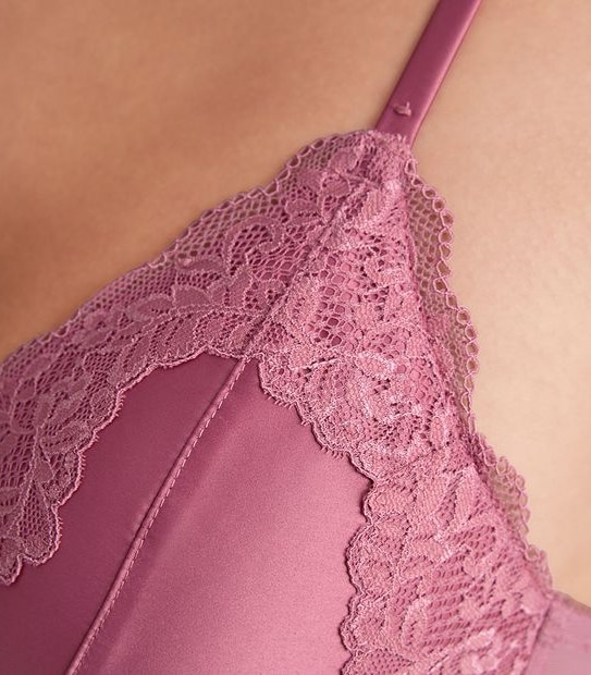 Preview Wirefree Padded Bralette; Style: X51081 3 of 5