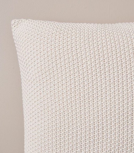 Oliver Knit Cushion