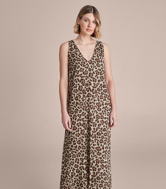 Linen Blend Resort V-Neck Maxi Dress 3 of 6