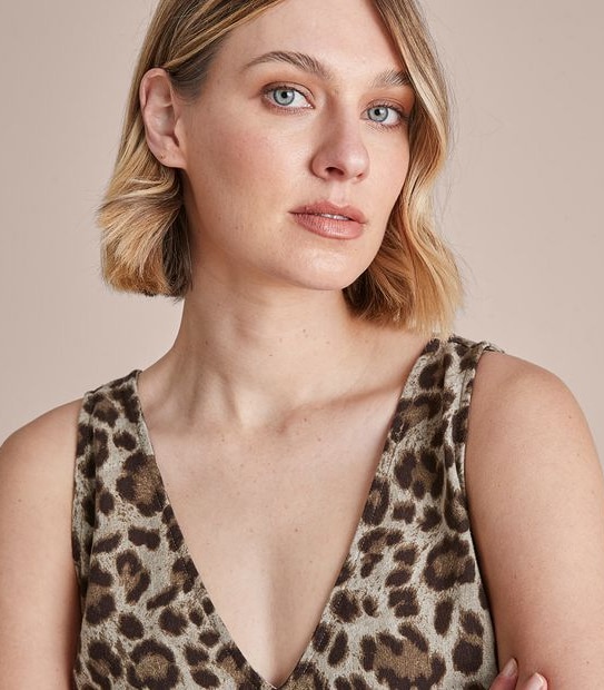 Linen Blend Resort V-Neck Maxi Dress 4 of 6