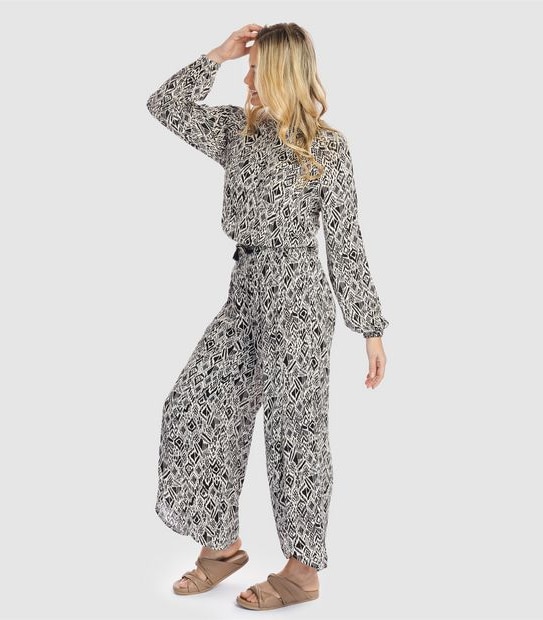 Piping Hot Split Beach Pants