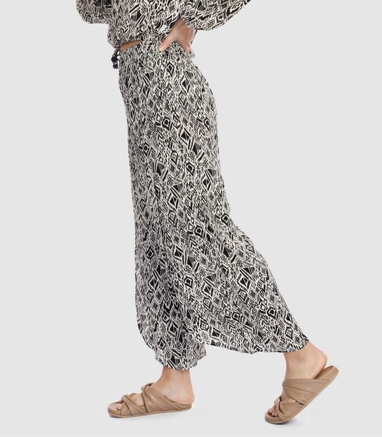 Piping Hot Split Beach Pants