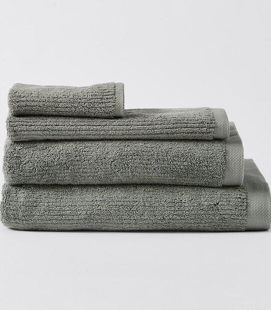 Classic Ribbed Bath Towel