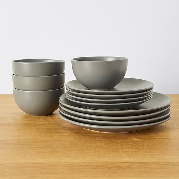 dinnerware stores