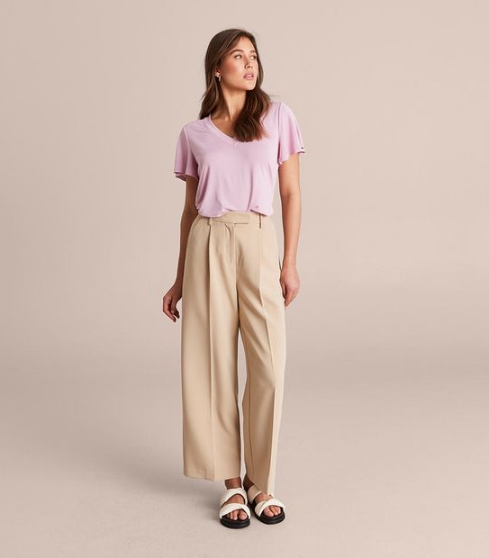 Preview Relaxed Fit V-Neck T-Shirt