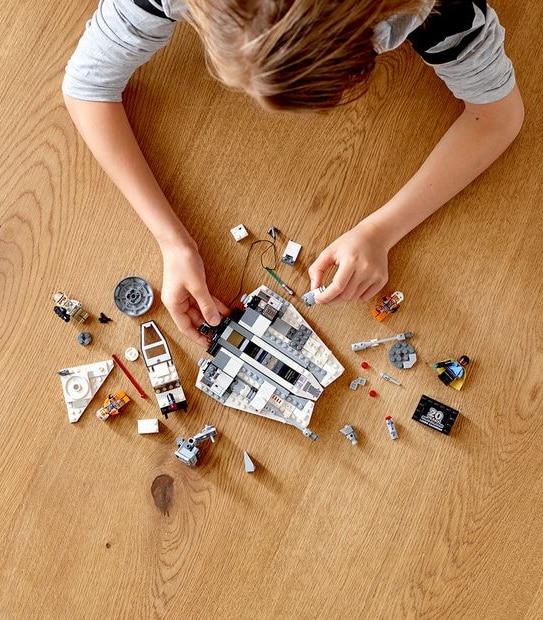 LEGO&reg; Star Wars&trade; Snowspeeder&trade; – 20th Anniversary Edition 75259