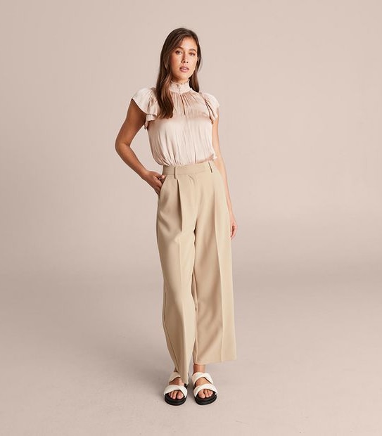 Preview Flutter Sleeve Blouse