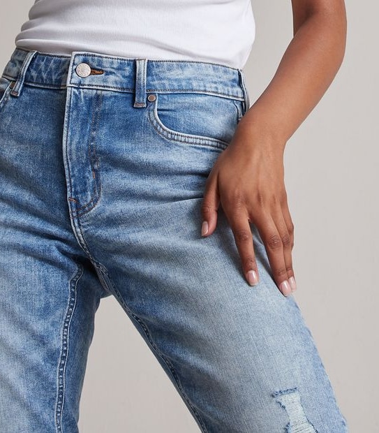 Tash Mid Rise Ankle Length Girlfriend Jeans