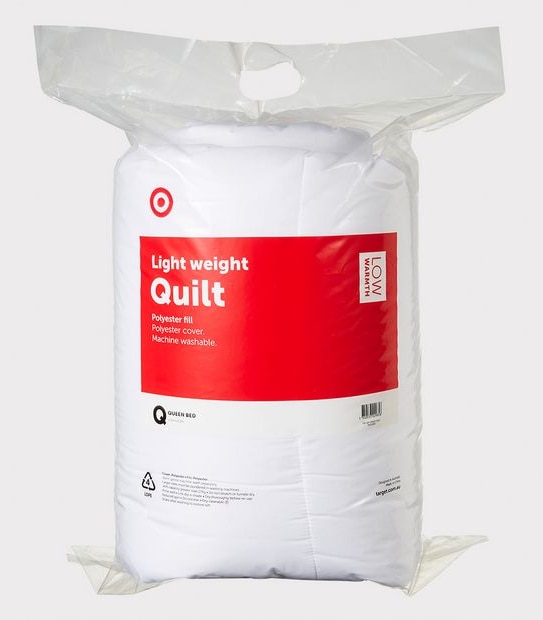 essentials Soft Polyester Quilt - Light Warmth Rating