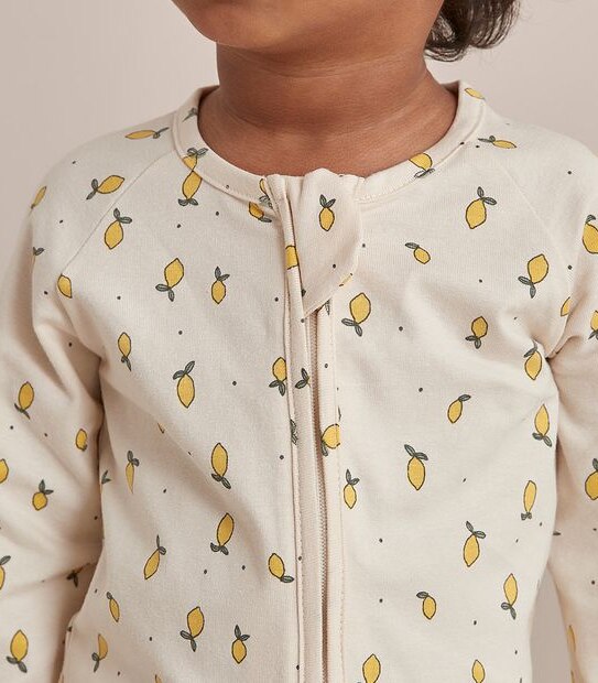 S23 258674_02 UNI ZP COVERALL FOOTLESS LEMONS CRM 4 of 6