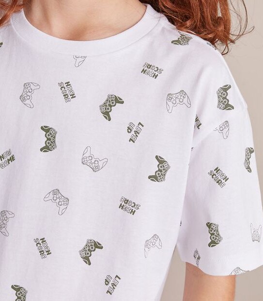 245584_04 SS TEE AOP GAME REMOTE - WHITE