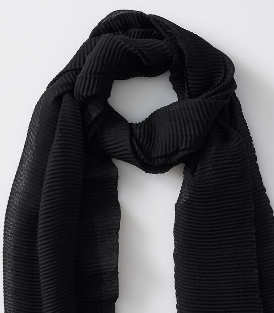 Stephanie Pleat Scarf Black