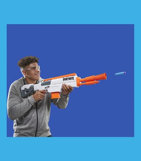 Nerf Fortnite IR Motorised Blaster – Dart-Blasting Fortnite Blaster Replica  – 6-Dart Removable Clip, 12 Official Nerf Elite Darts