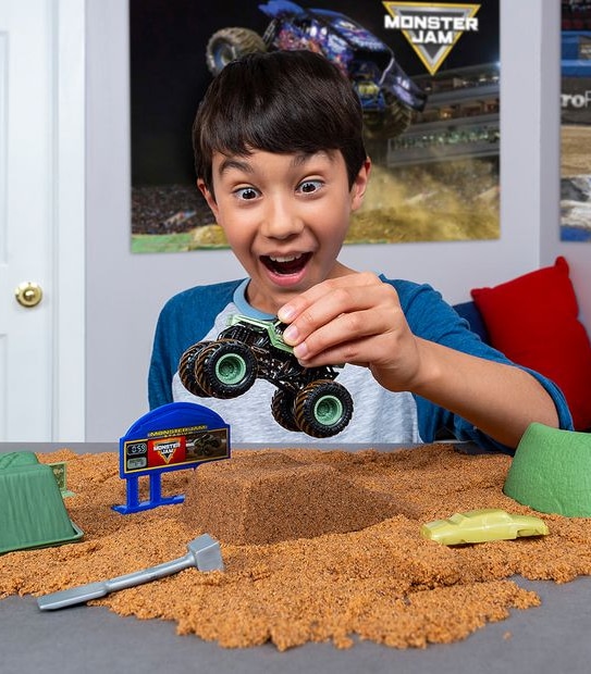 Monster Jam Monster Dirt Deluxe Set Assorted