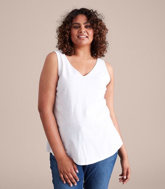Curve V-Neck Linen Blend Tank Top