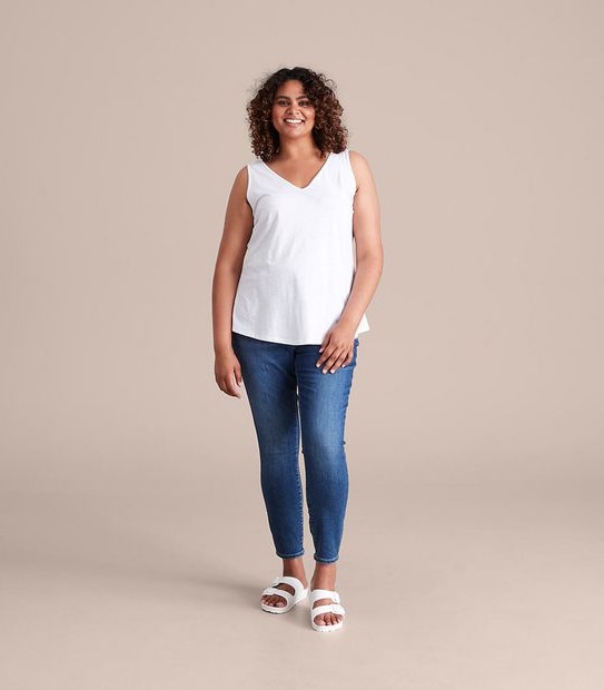 Curve V-Neck Linen Blend Tank Top