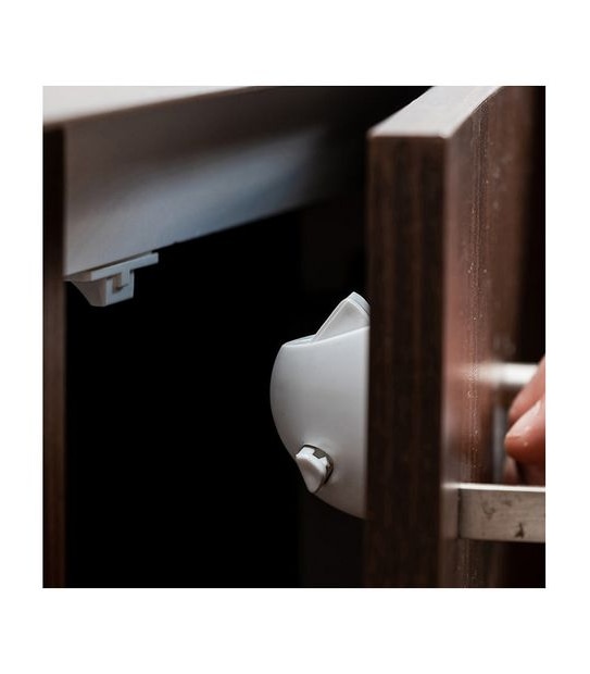 Dreambaby - Adhesive Mag Locks - 2 Locks 1 Key