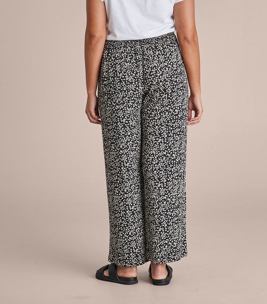 Curve Wide Leg Pants