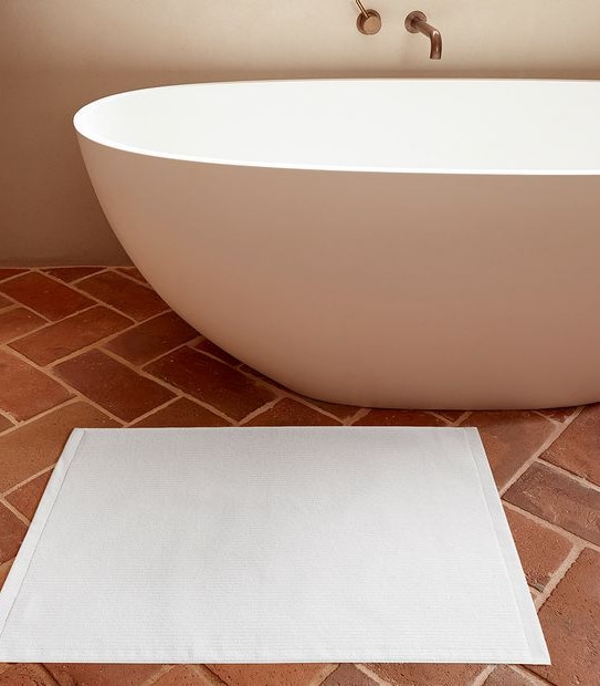 Classic Ribbed Bath Mat