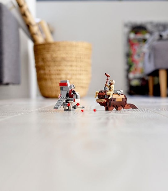 LEGO&reg; Star Wars&trade; T-16 Skyhopper&trade; vs Bantha&trade; Microfighters 75265